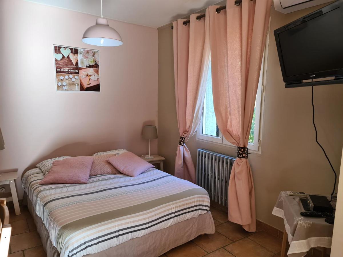 Appartements Dans Villa Privee Avec Piscine, Jardin, Parking Clos, Wifi, Climatisation Мерёй Экстерьер фото