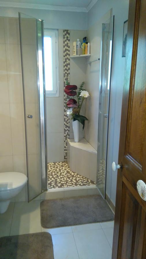 Appartements Dans Villa Privee Avec Piscine, Jardin, Parking Clos, Wifi, Climatisation Мерёй Экстерьер фото