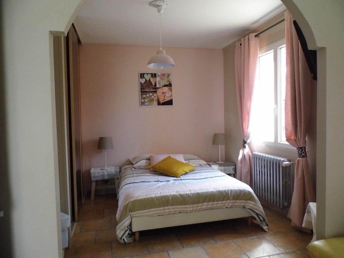 Appartements Dans Villa Privee Avec Piscine, Jardin, Parking Clos, Wifi, Climatisation Мерёй Экстерьер фото
