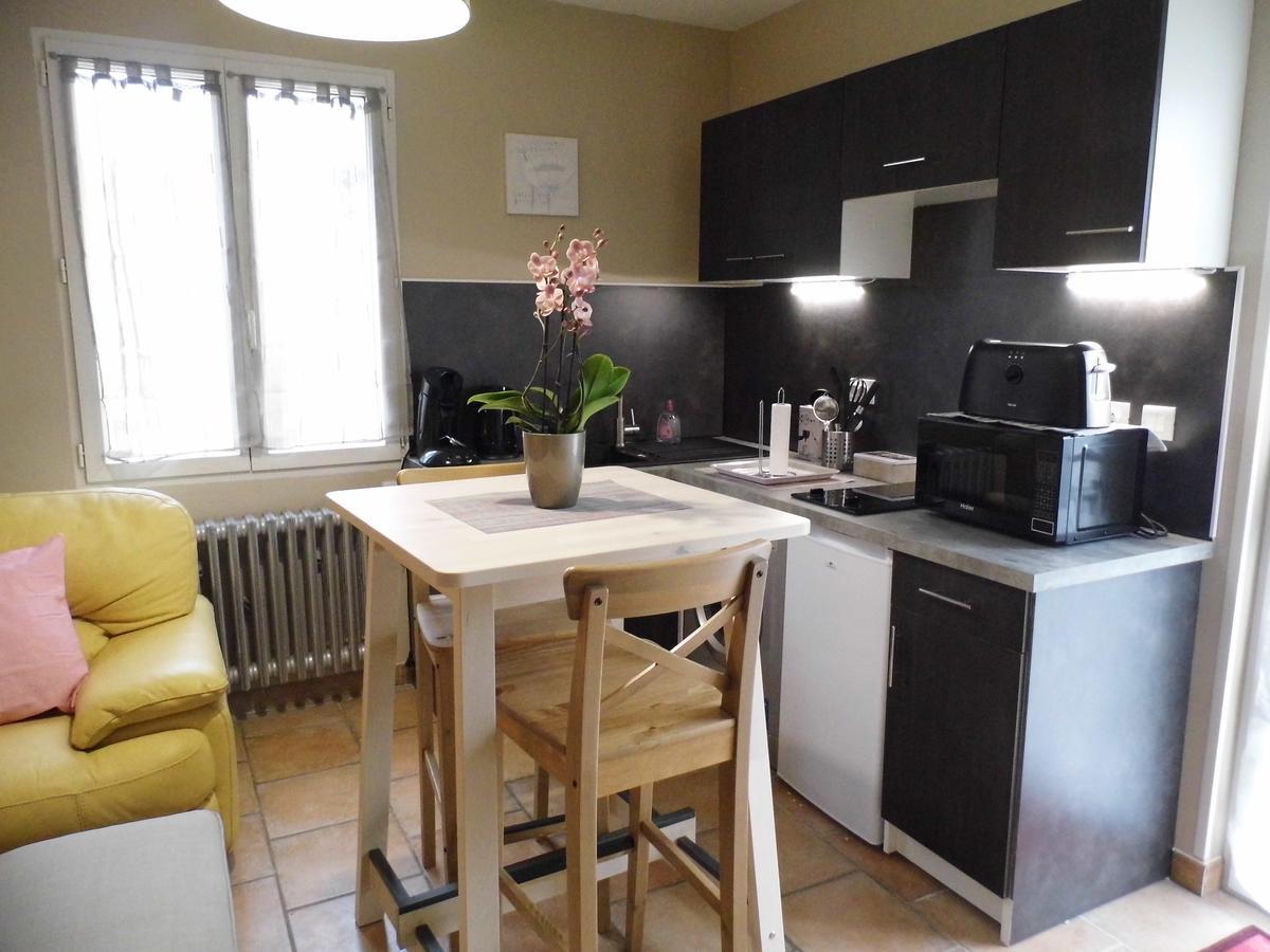 Appartements Dans Villa Privee Avec Piscine, Jardin, Parking Clos, Wifi, Climatisation Мерёй Экстерьер фото
