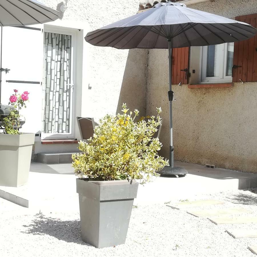 Appartements Dans Villa Privee Avec Piscine, Jardin, Parking Clos, Wifi, Climatisation Мерёй Экстерьер фото